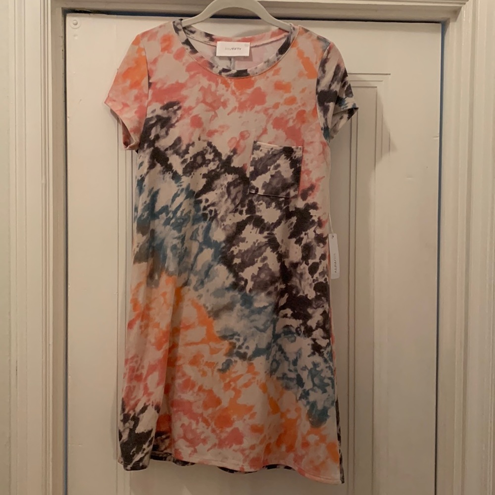 Boutique brand tie dye dress, new with tags. Brand is six/fifty.